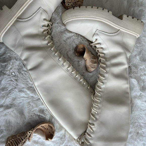 Shein boots size 5, 5.5 slipped cream used - Picture 5 of 12